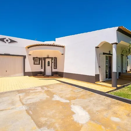 Villa Amendoeira - 3 Bedroom Albufeira