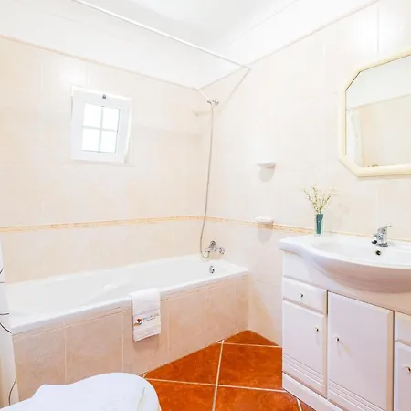 Βίλα Amendoeira - 3 Bedroom Αλμπουφέιρα